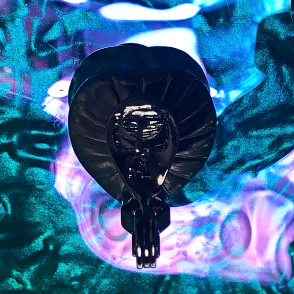 Yves Saint Laurent Vintage Iridescent Aurora Borealis Crystal Heart Earrings - Picture 6 of 9